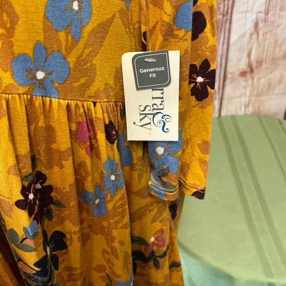 Women Terra & Sky 1X 16Wx18W Gold Floral Pullover Blouse with Elastic Waist NWT - Picture 7 of 10